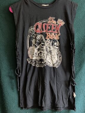 Occasion Black Graphic Tee with Red and Cream Motorcycle Print